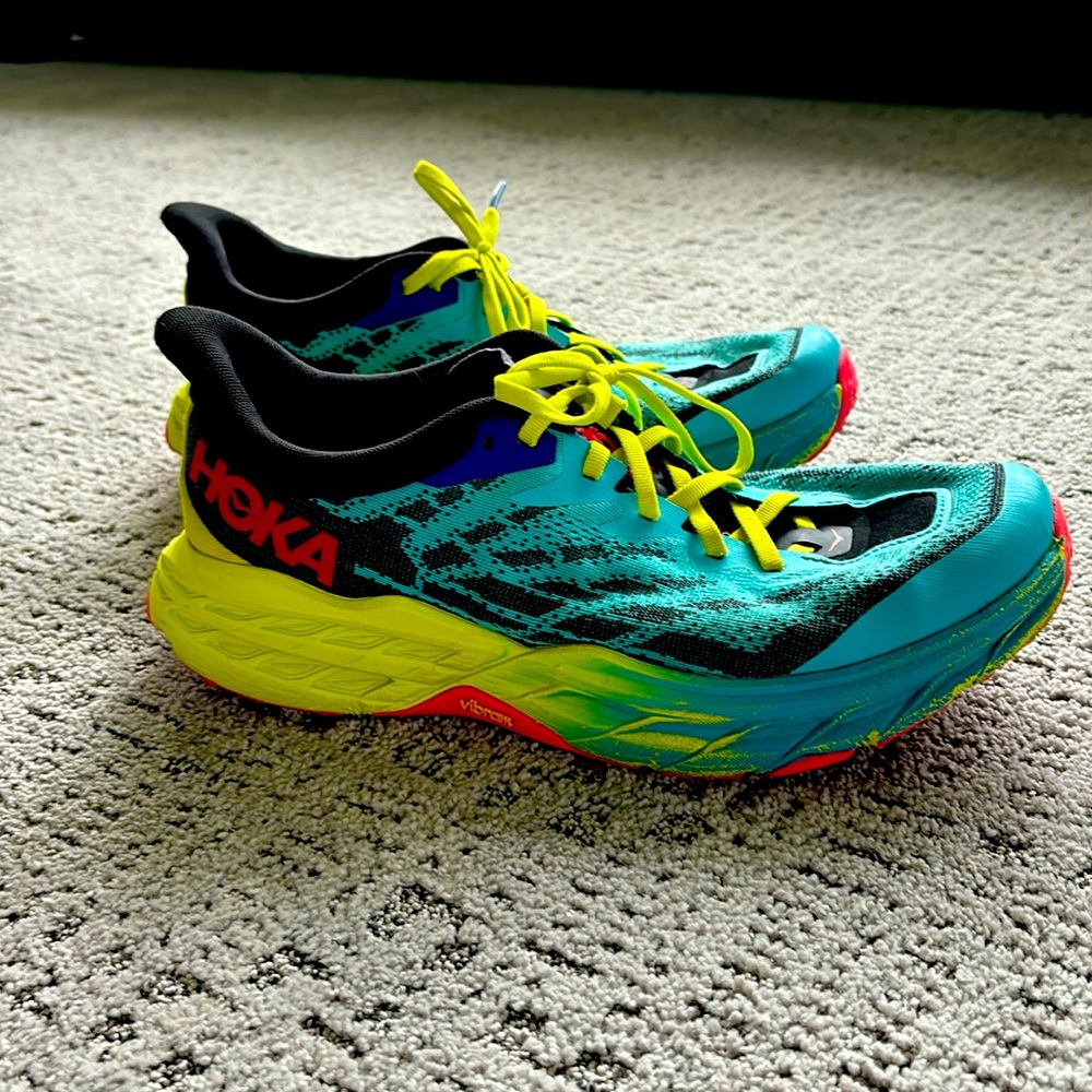 Men’s hoka one one speedgoat 5 trail size 11.5